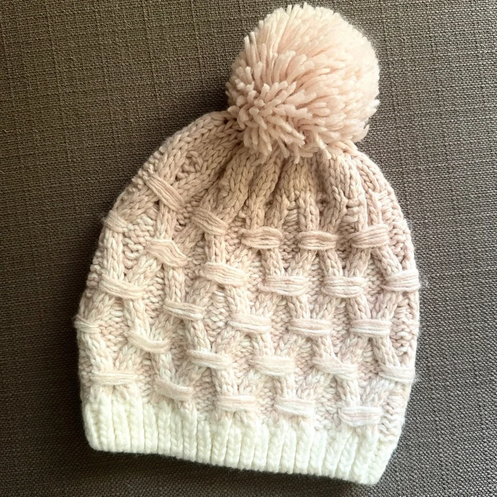 ❄️ Cozy Pink and White ombré Knit Pom-Pom Beanie